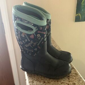 Kids Blue Patterned Bogs Boots